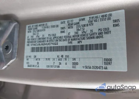 2017 Ford Escape Titanium z USA, uszkodzony, nr VIN 1FMCU9J92HUE71022